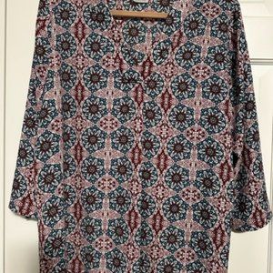 Van Heusen V Neck Top Size XL Never Worn